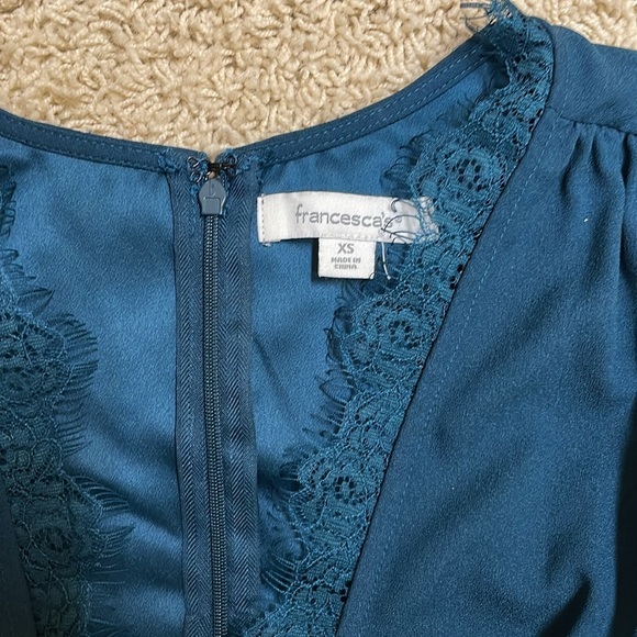 Francesca’s Teal Blue Mira Eyelash Lace Plunge Neckline Wide Leg Jumpsuit Sz XS - Picture 5 of 15